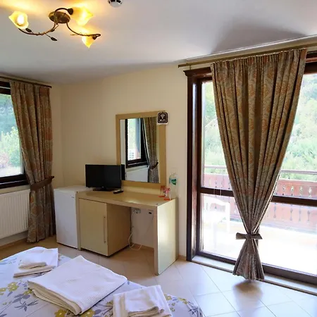 свети трифон Hotel