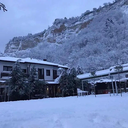 Hotel свети трифон 3*